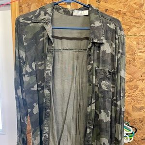 Time & Tru camouflage button up shirt